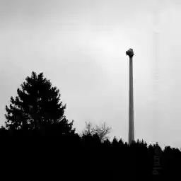 'Turm mit Generator Windkraftanlage' in a higher resolution